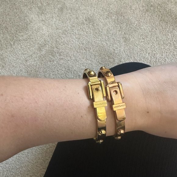 Michael Kors Bangle Buckel Bracelet Set of 2! Gold & Rose Gold - Picture 5 of 5